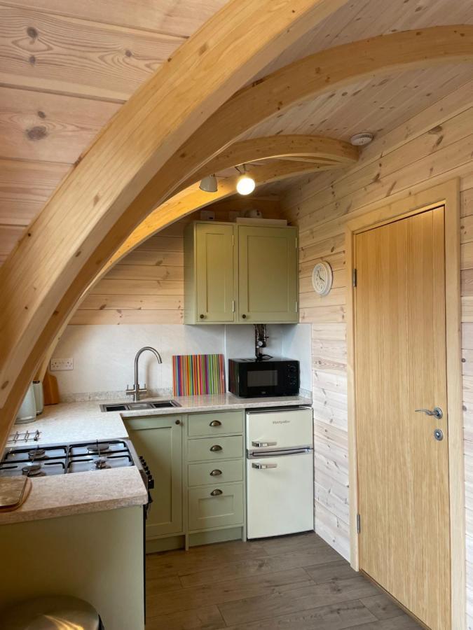 Отель Hedgehog Glamping Pod School House Farm Leighton  Экстерьер фото